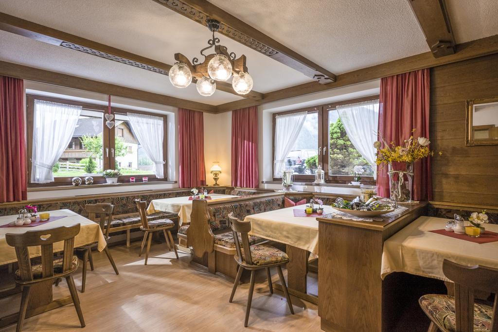 Gaestehaus Gisela Bruck am Ziller ภายนอก รูปภาพ