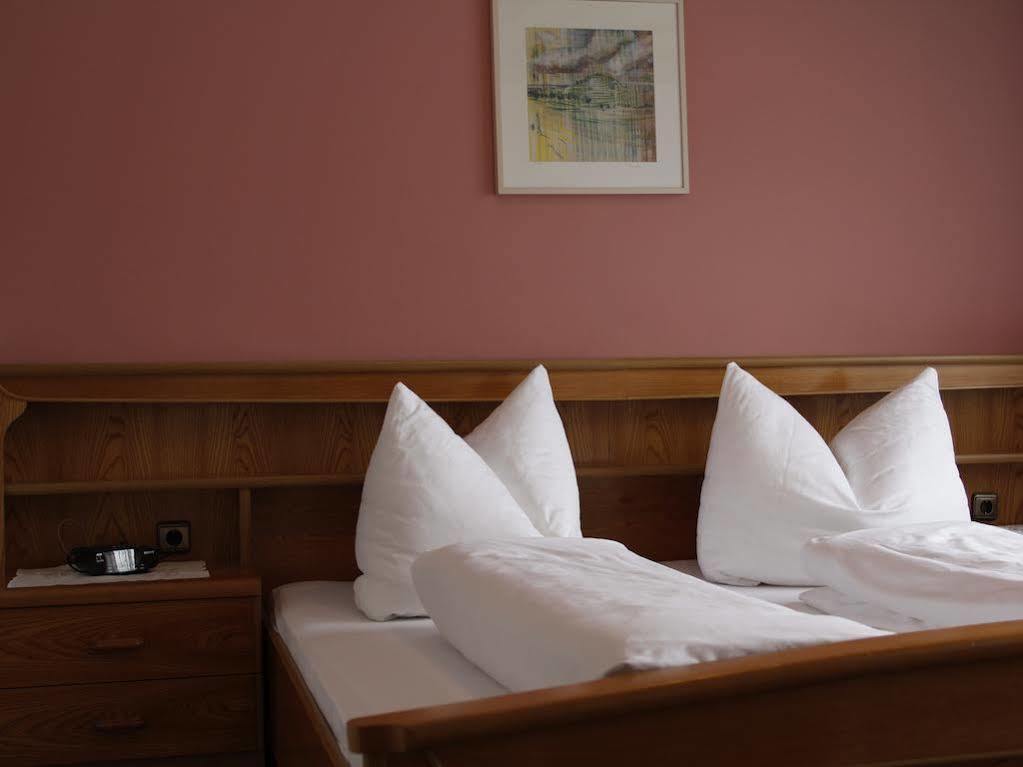 Gaestehaus Gisela Bruck am Ziller ภายนอก รูปภาพ
